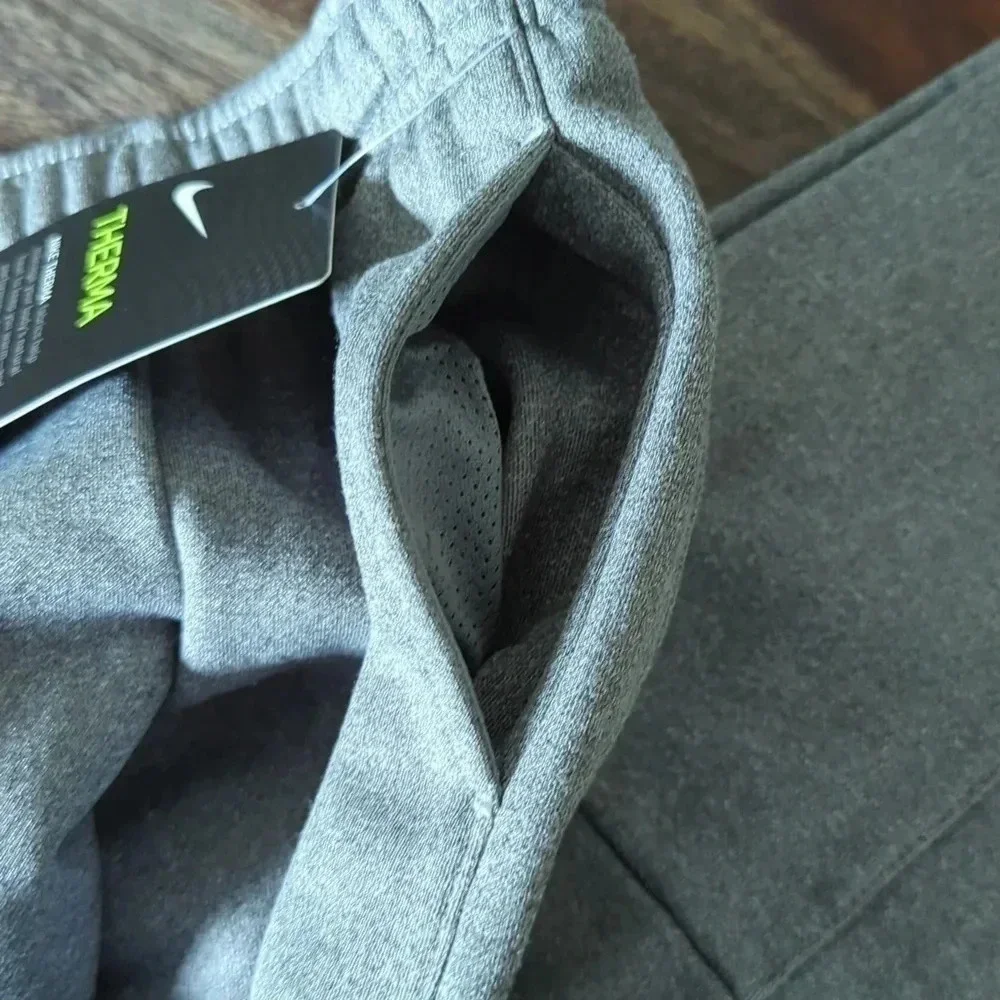 2 Boys Nike Thermal fit fleece pants